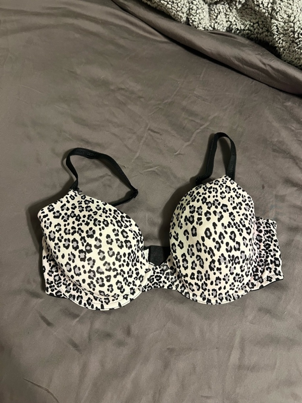Victoria's Secret Lined Perfect Coverage Leopard Push-Up Bra - White & Black